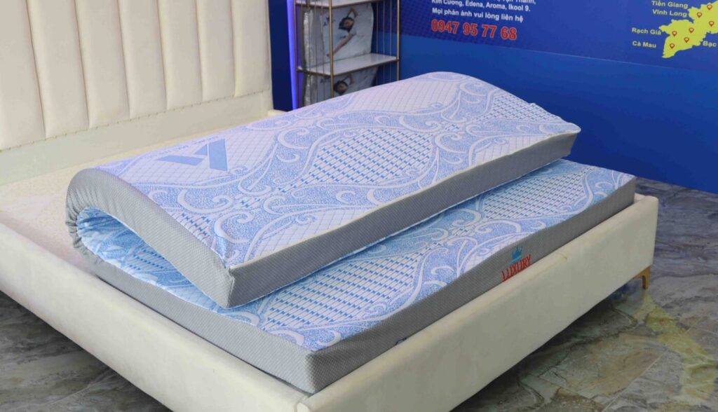 đặc điểm niệm foam Adora 