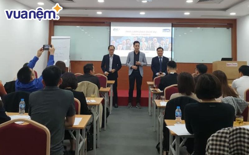 Review công ty Vua Nệm: Môi trường làm việc có thực sự tốt? 5 Review công ty Vua Nệm về chính sách đãi ngộ và phát triển nhân sự